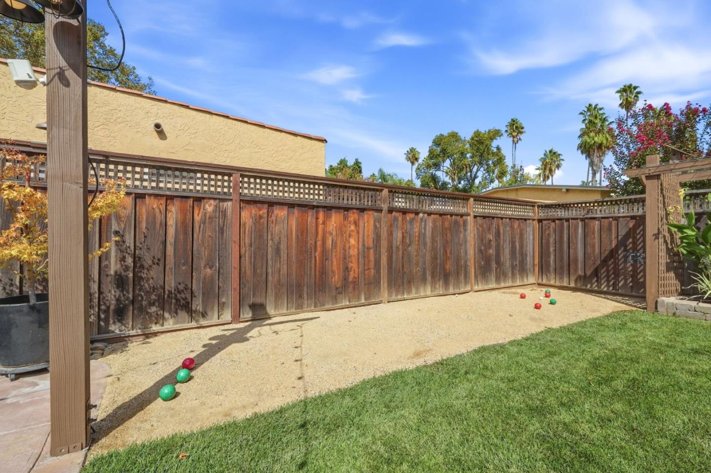 854 Riverside DR