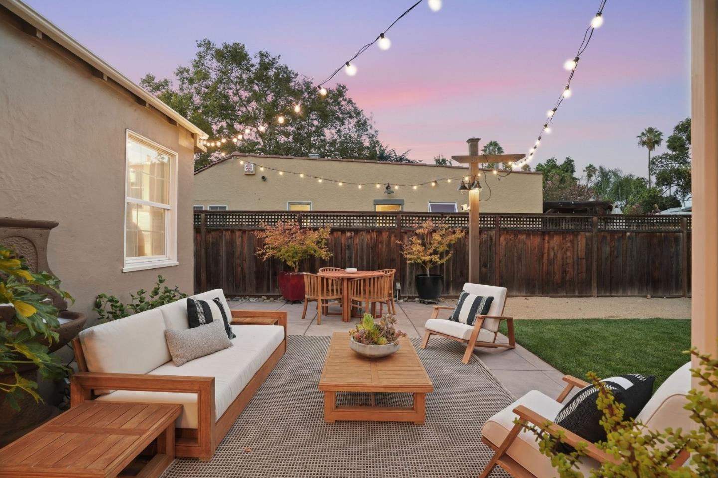 854 Riverside DR