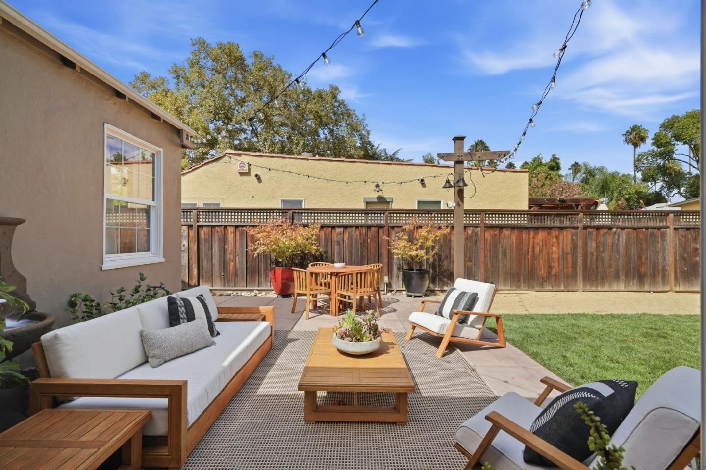 854 Riverside DR