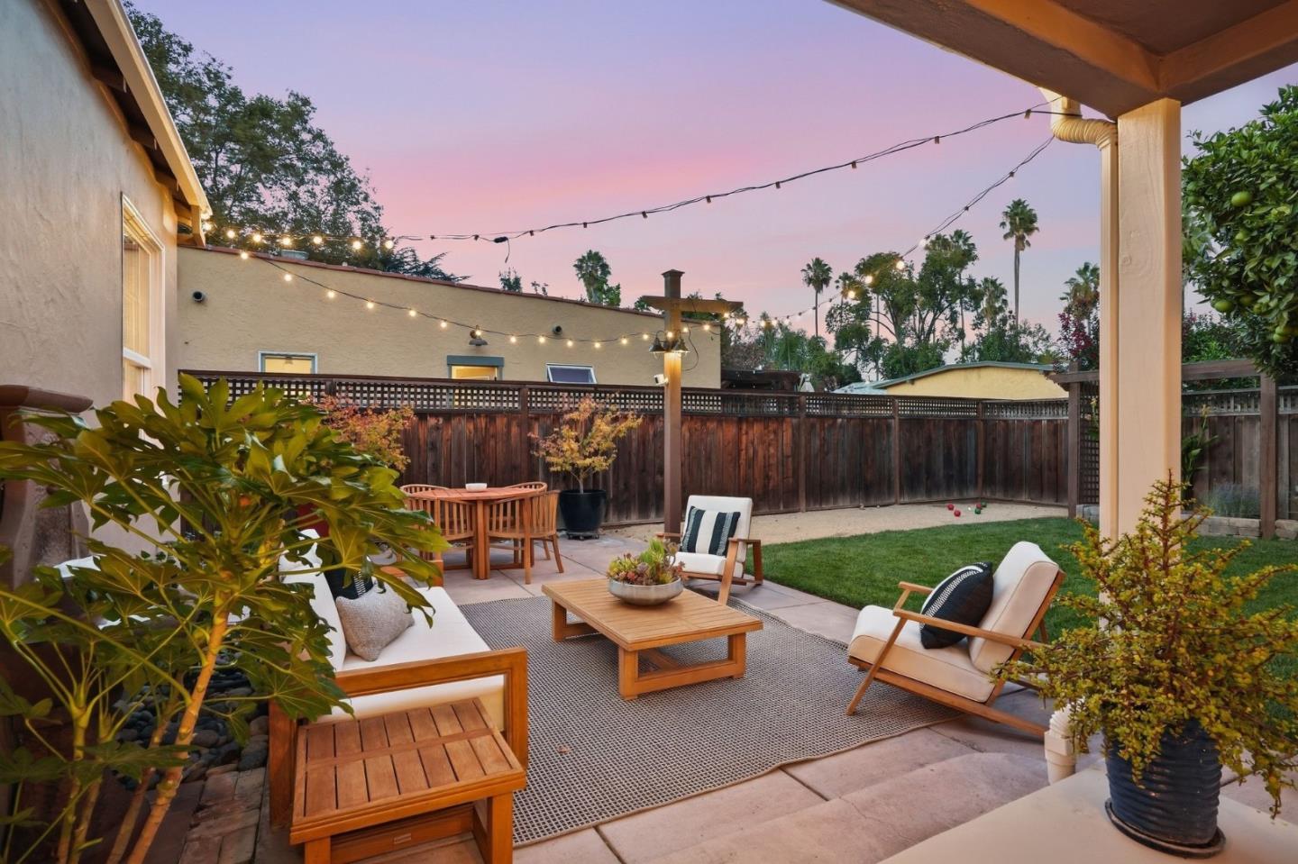854 Riverside DR