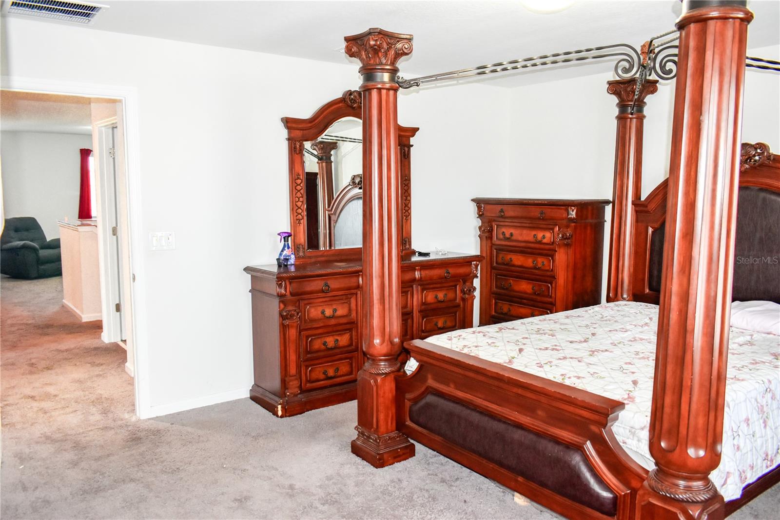 184 LAKE SMART CIR
