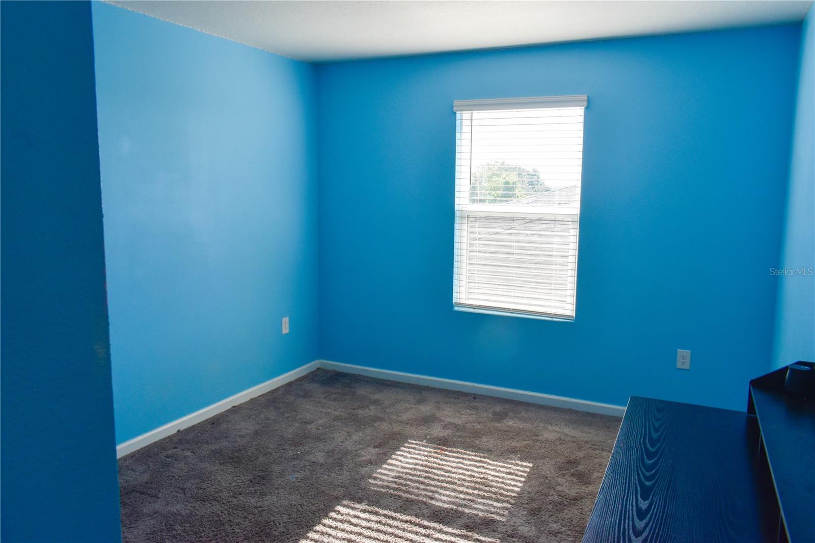 184 LAKE SMART CIR