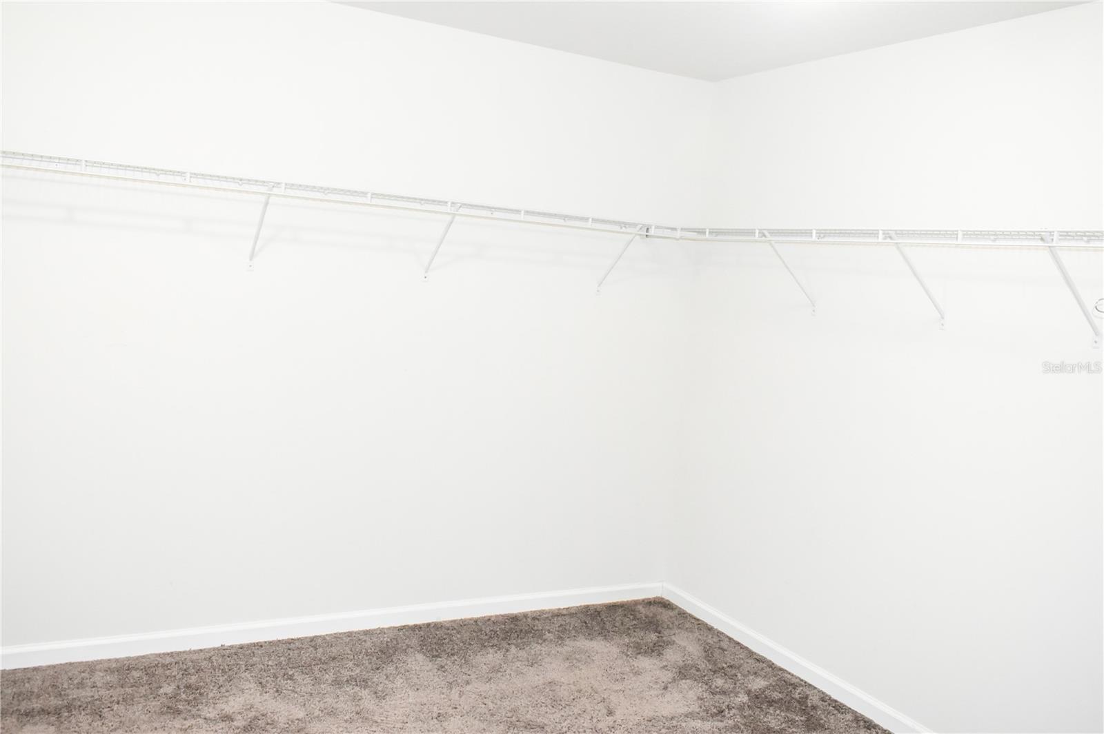 184 LAKE SMART CIR