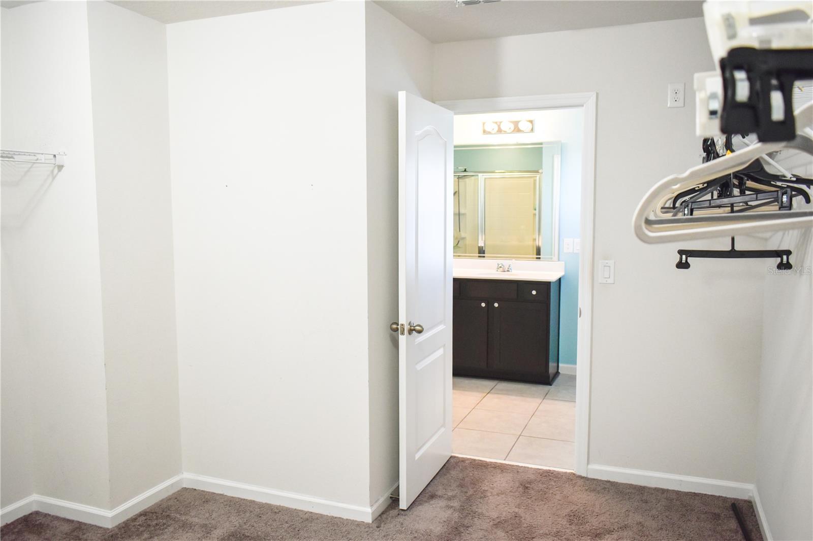 184 LAKE SMART CIR