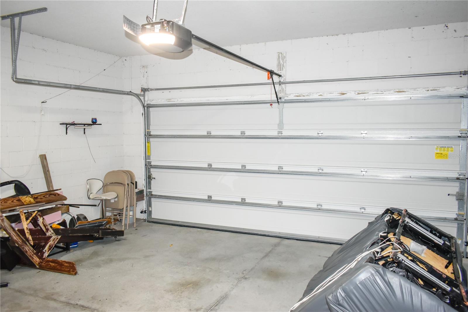184 LAKE SMART CIR