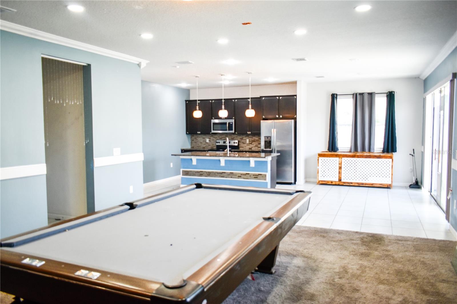 184 LAKE SMART CIR