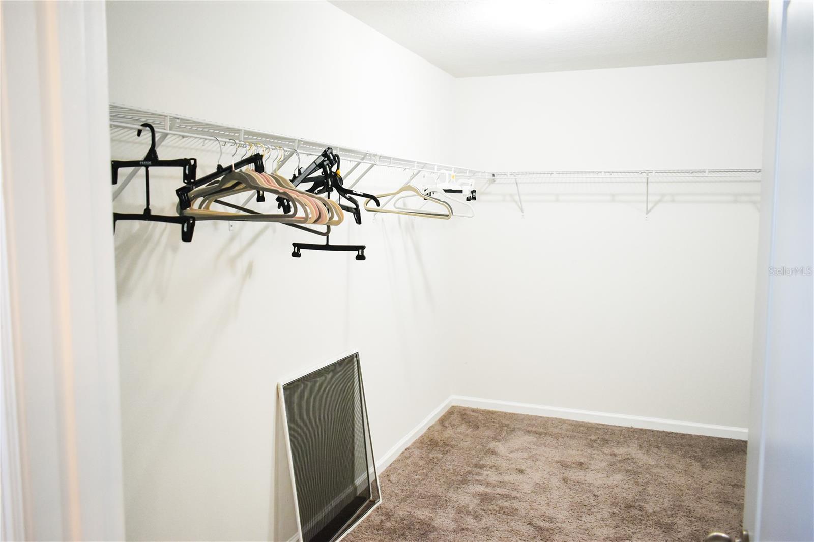 184 LAKE SMART CIR