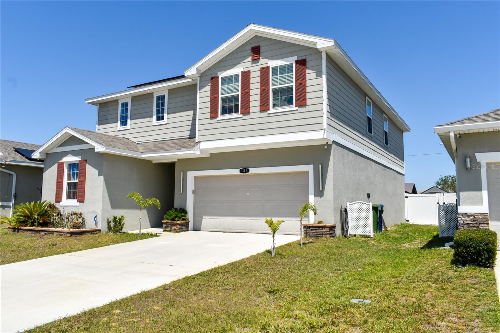 184 LAKE SMART CIR
