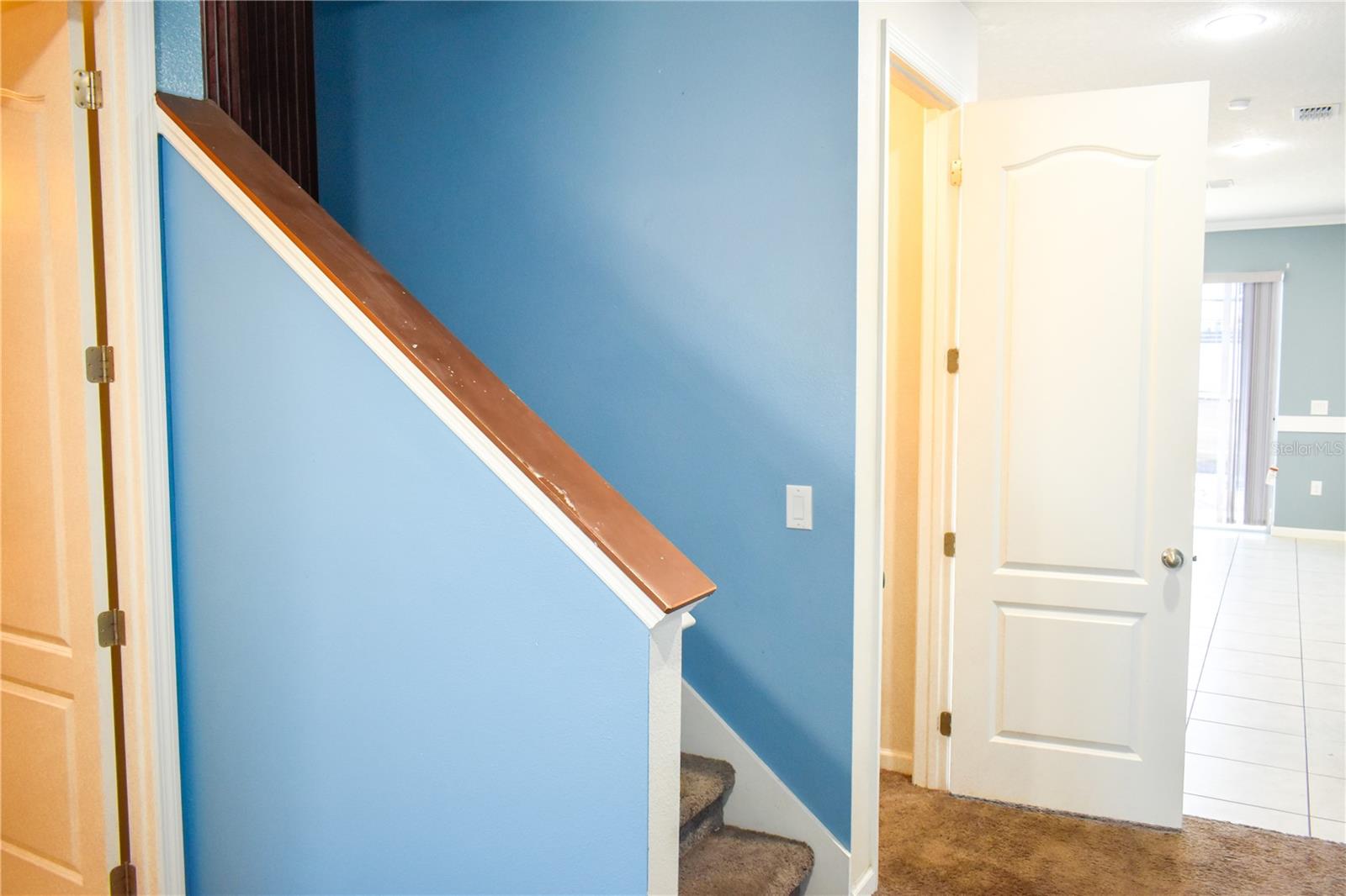 184 LAKE SMART CIR