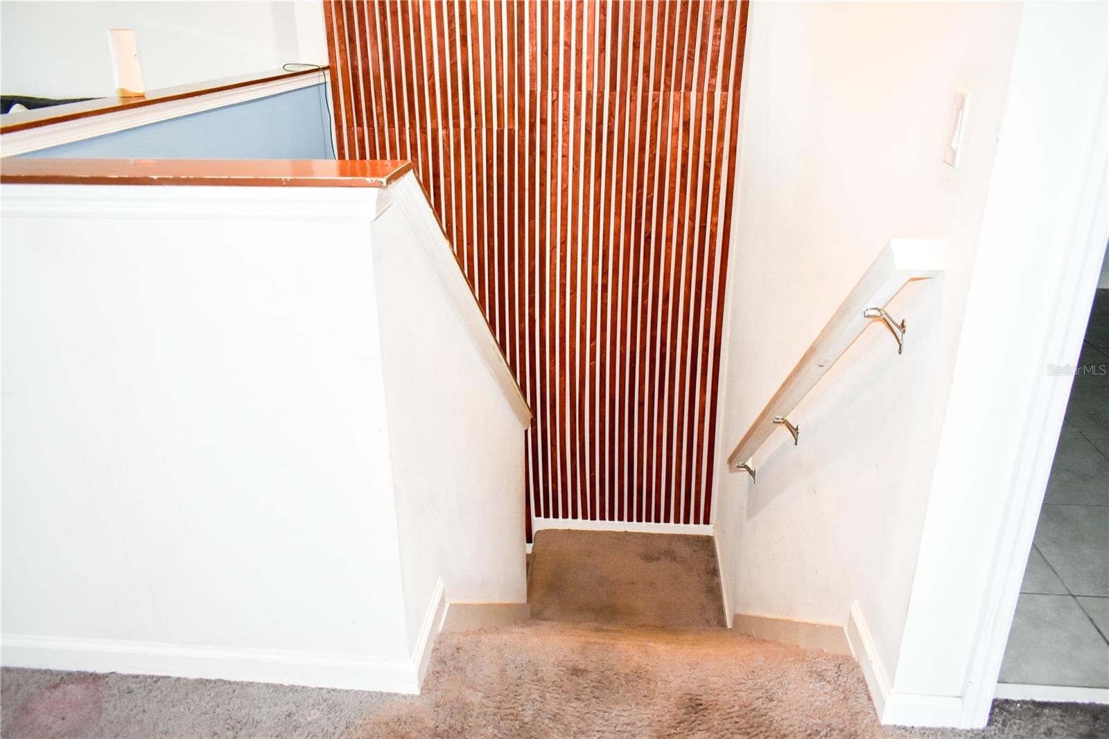 184 LAKE SMART CIR