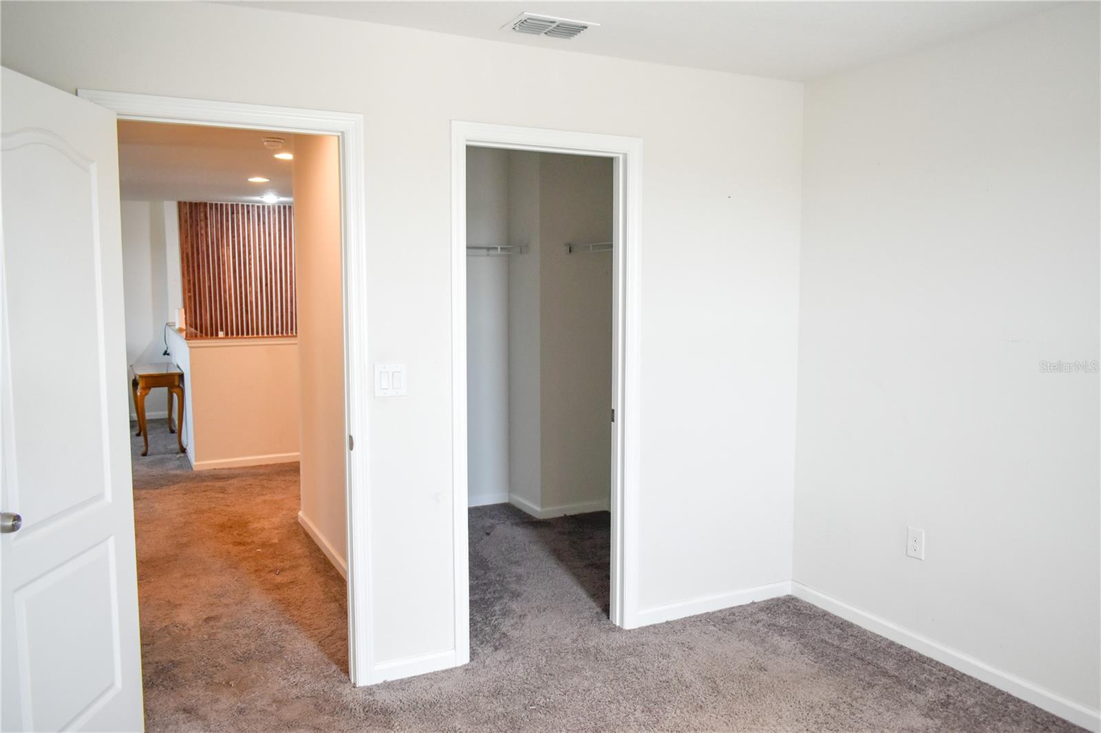 184 LAKE SMART CIR