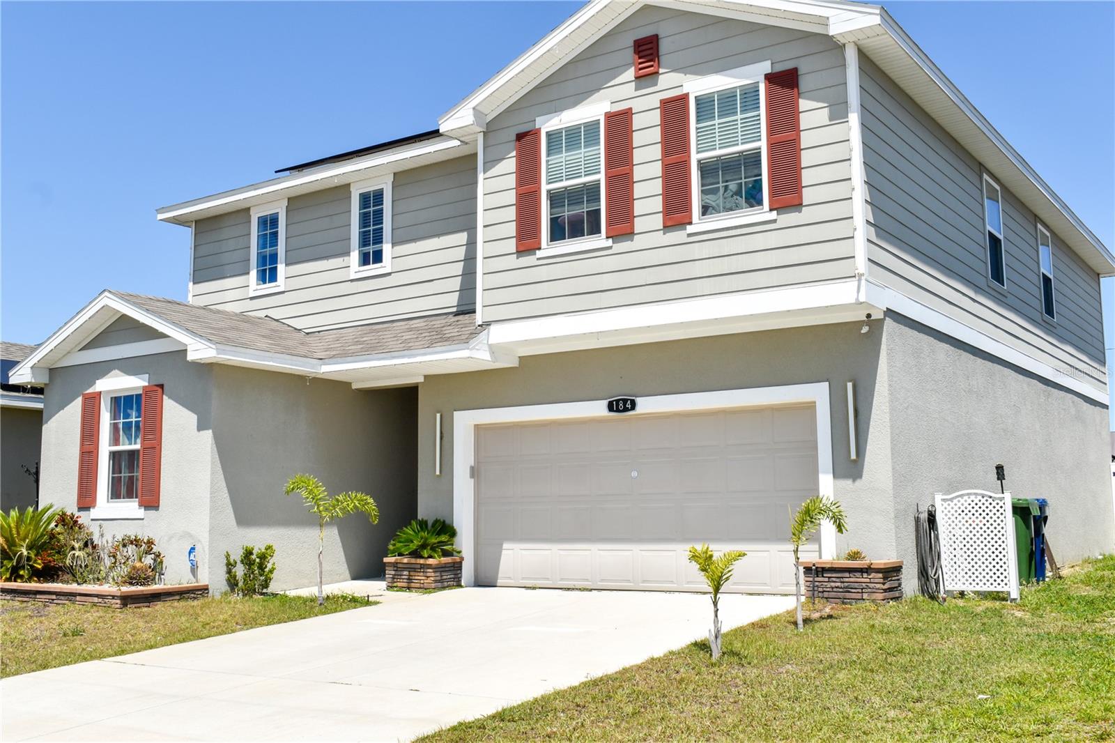 184 LAKE SMART CIR