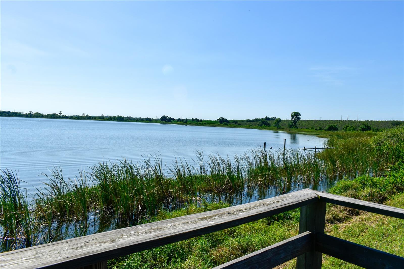 184 LAKE SMART CIR