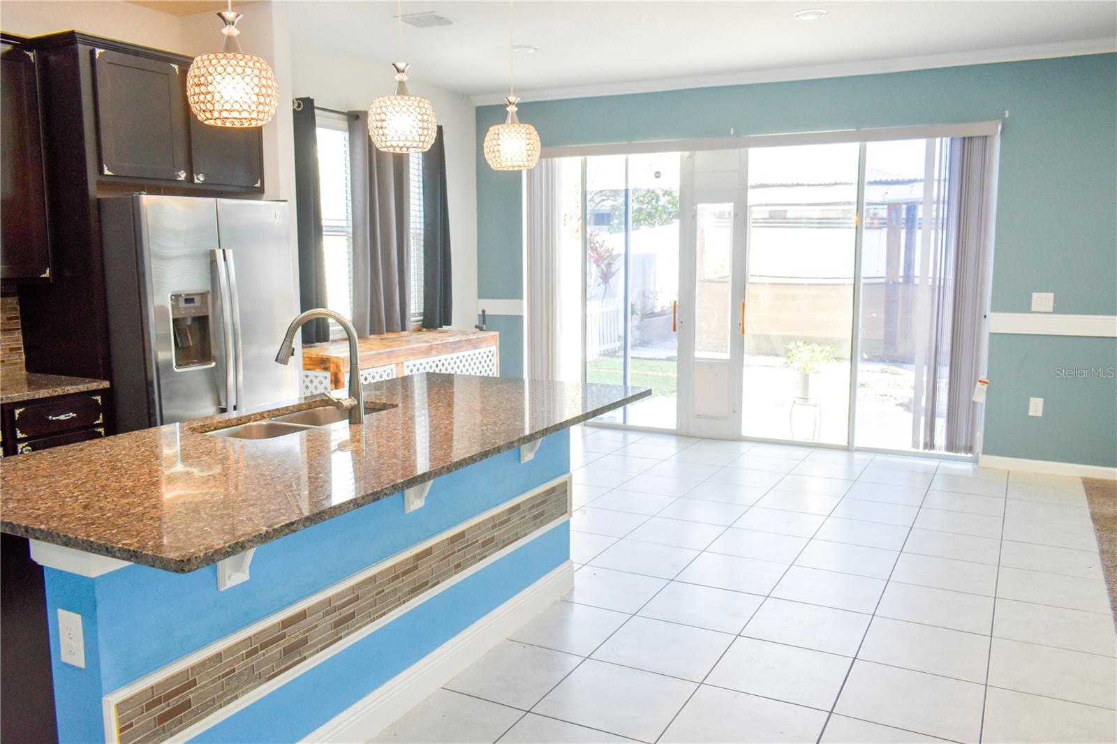 184 LAKE SMART CIR