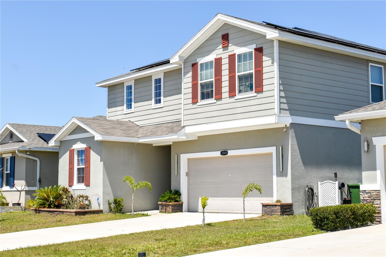 184 LAKE SMART CIR