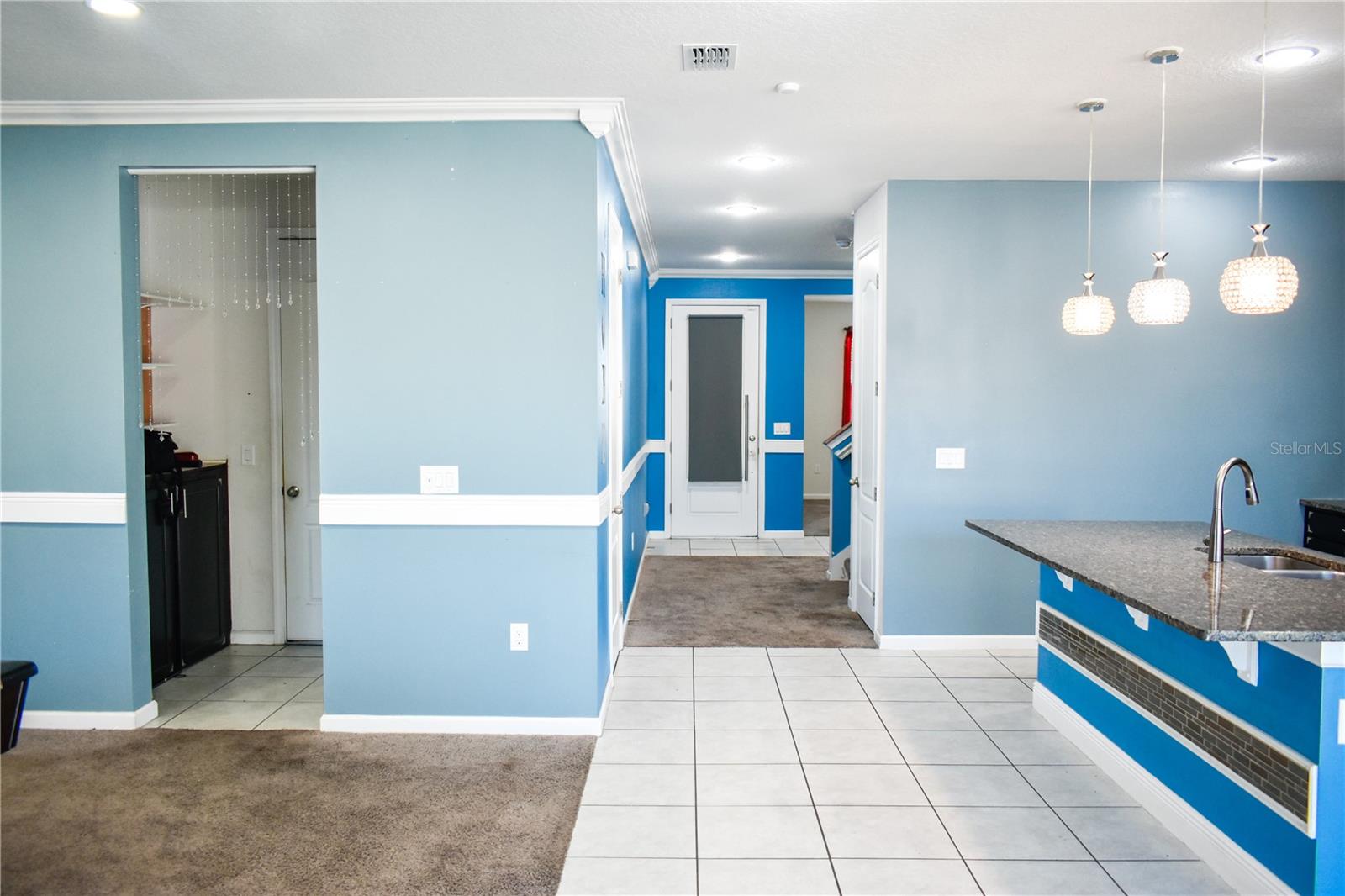 184 LAKE SMART CIR