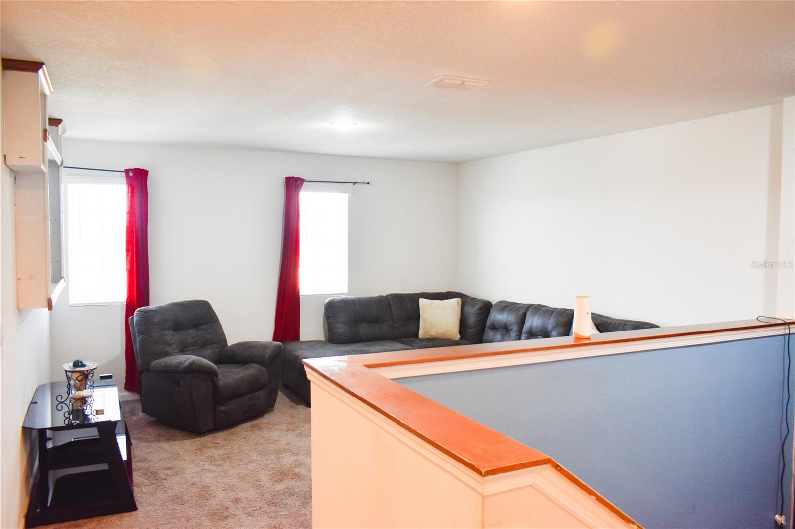 184 LAKE SMART CIR
