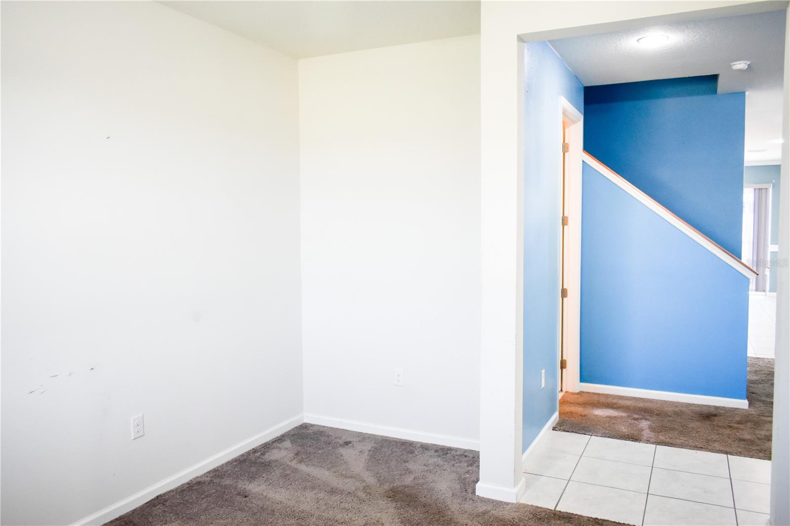 184 LAKE SMART CIR