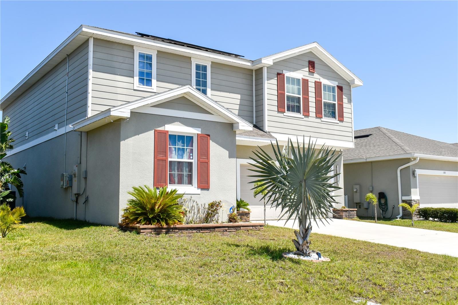 184 LAKE SMART CIR