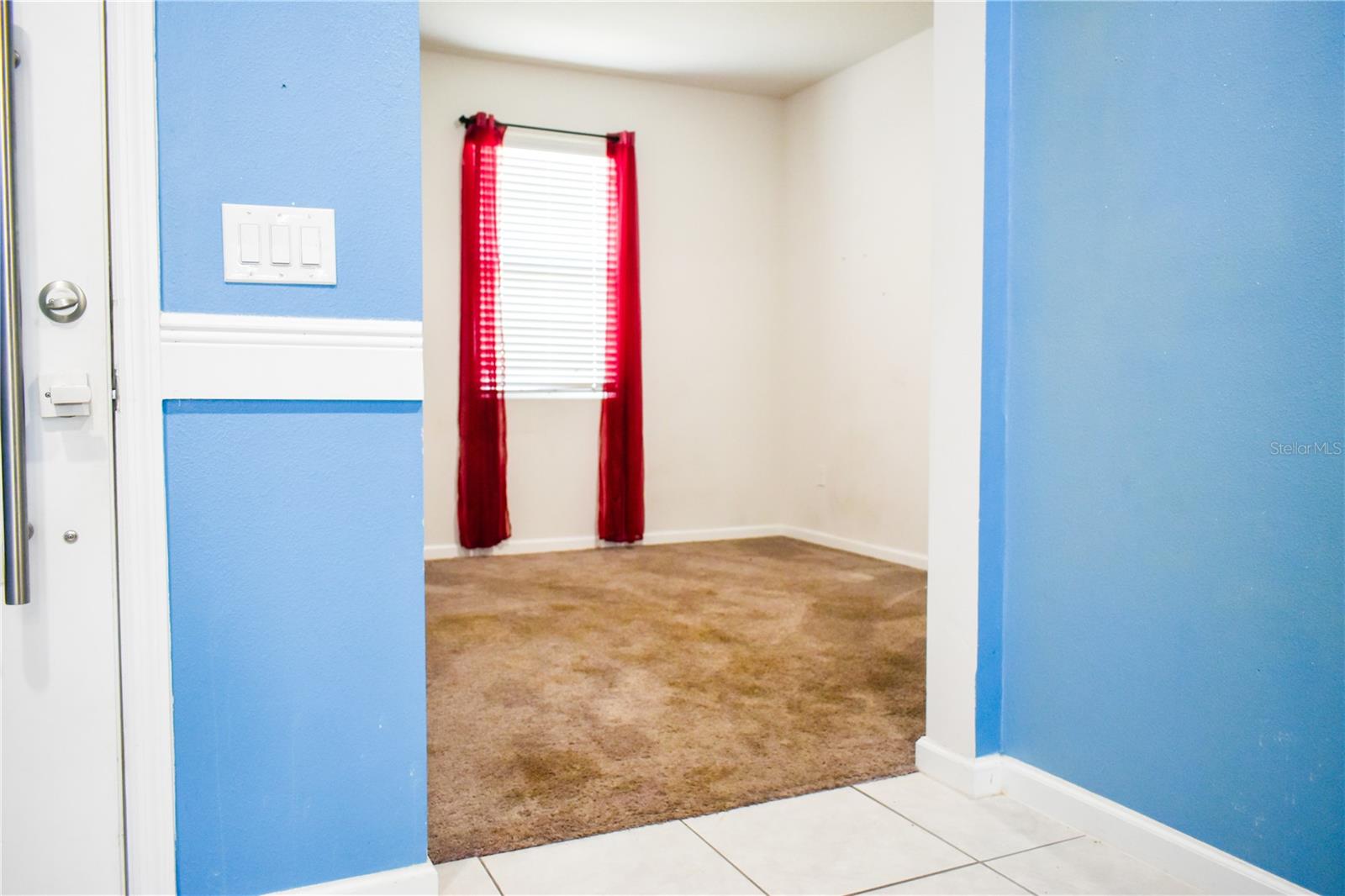 184 LAKE SMART CIR