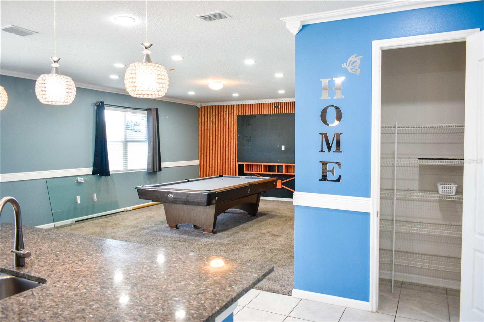 184 LAKE SMART CIR