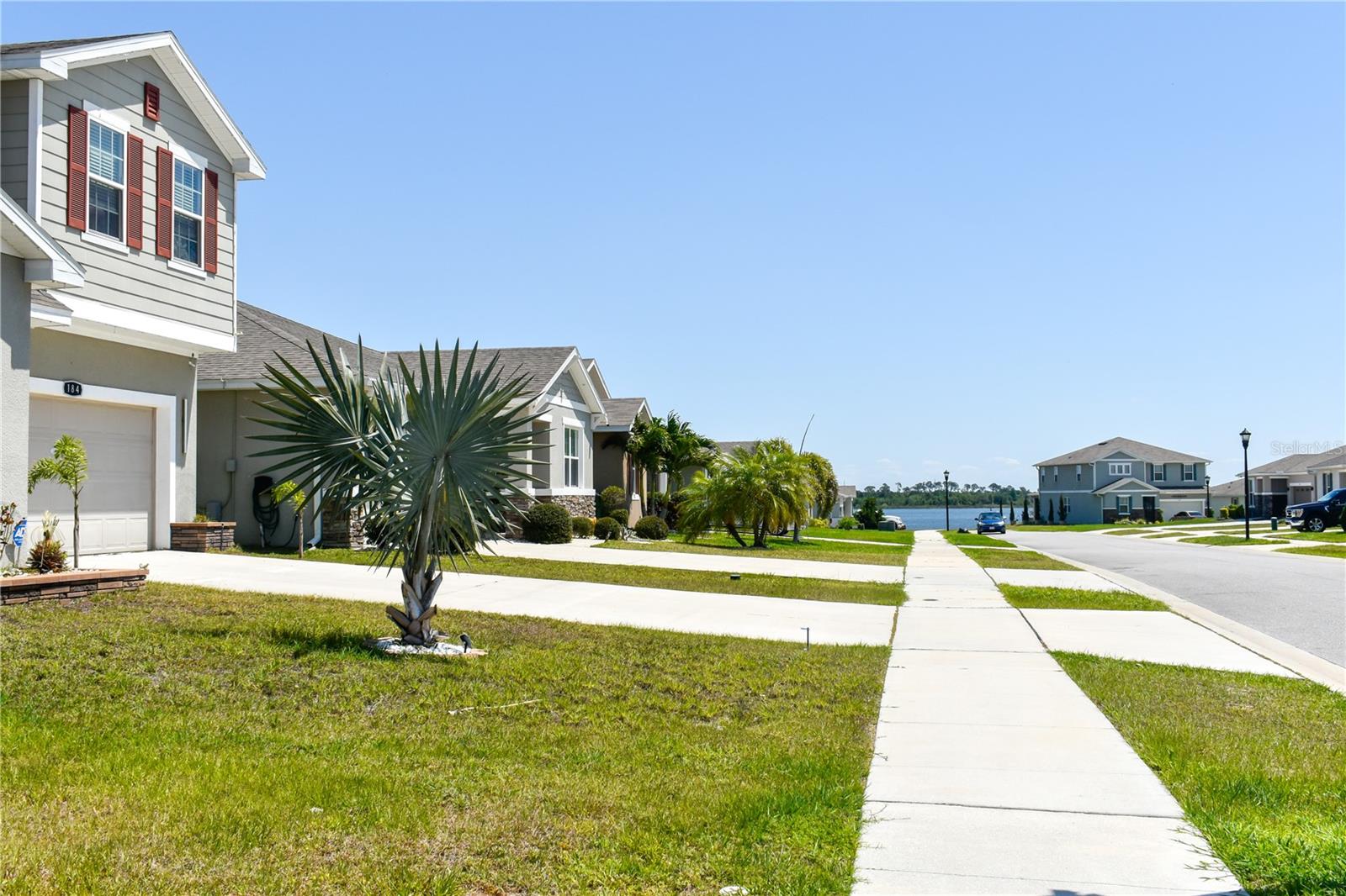 184 LAKE SMART CIR