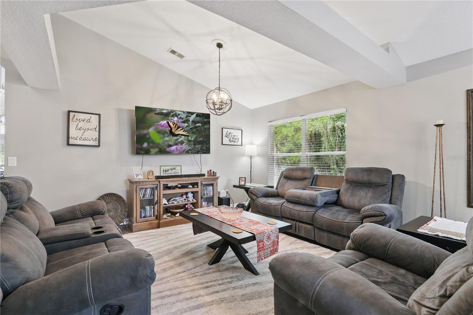 236 TOMS RD