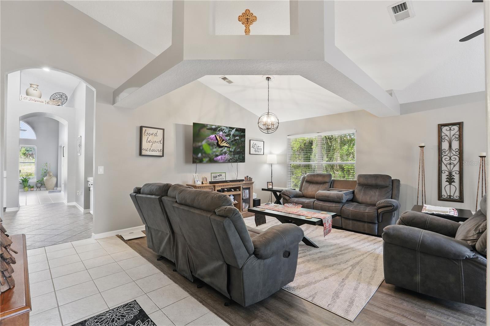 236 TOMS RD