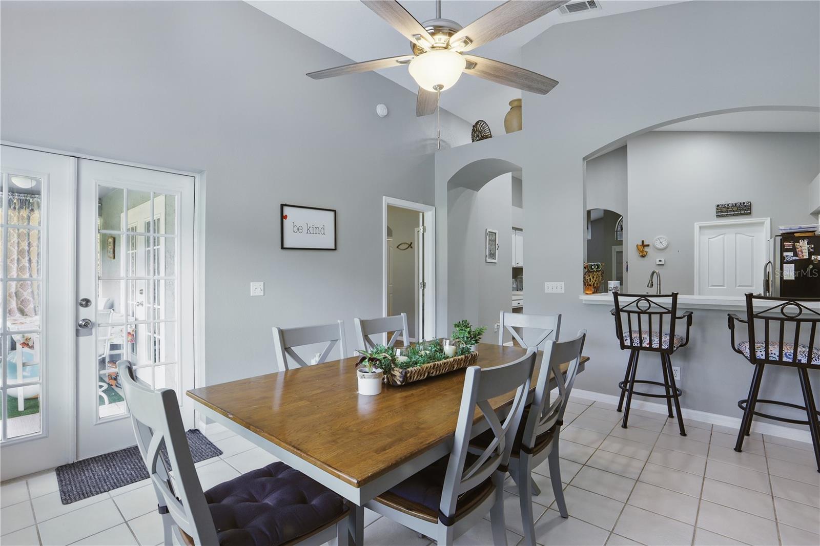 236 TOMS RD