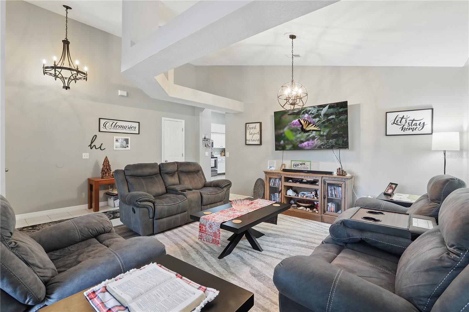 236 TOMS RD