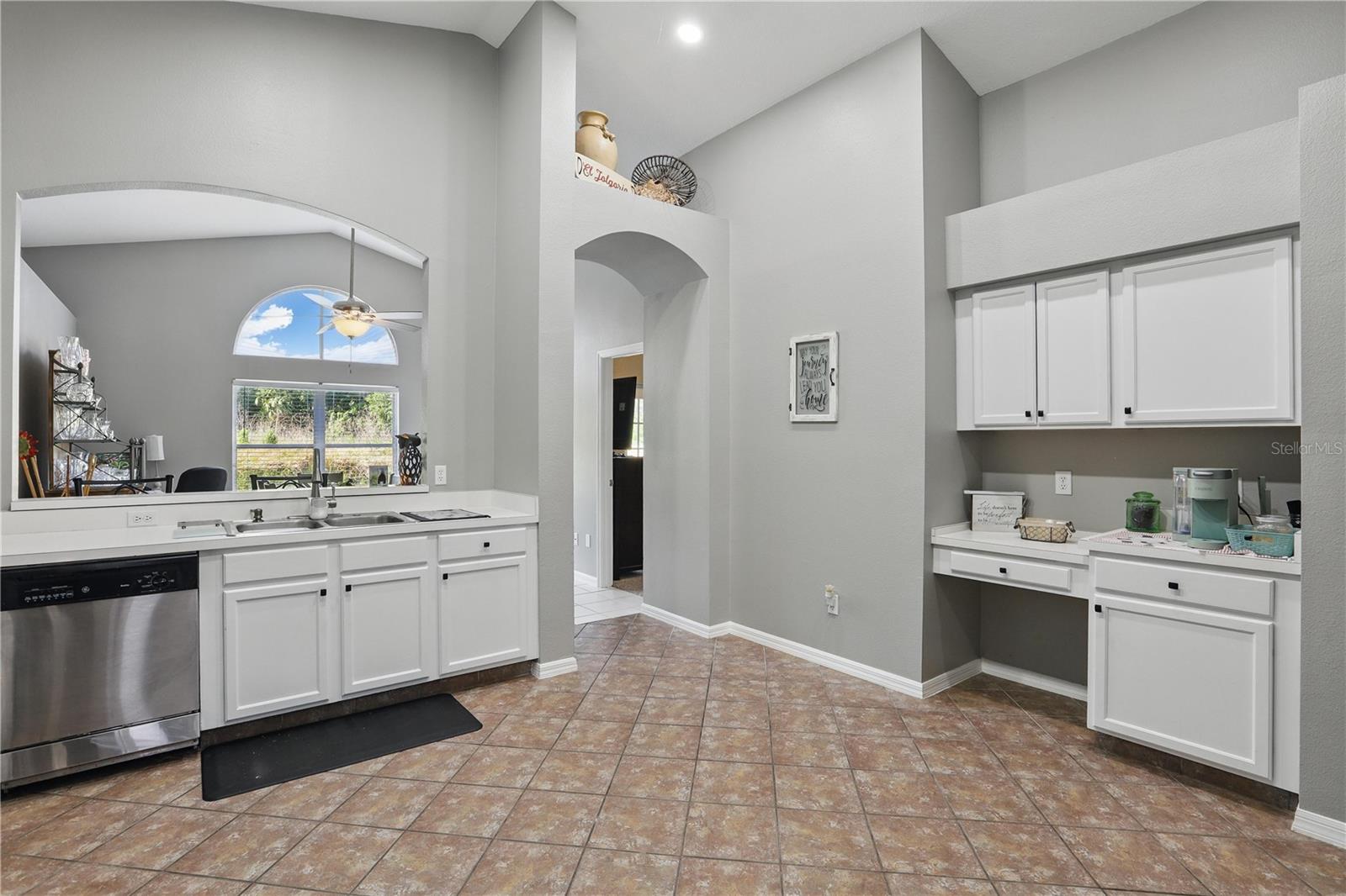 236 TOMS RD
