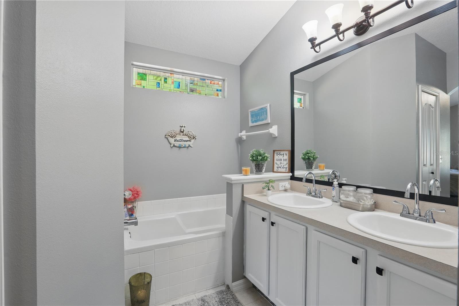 236 TOMS RD