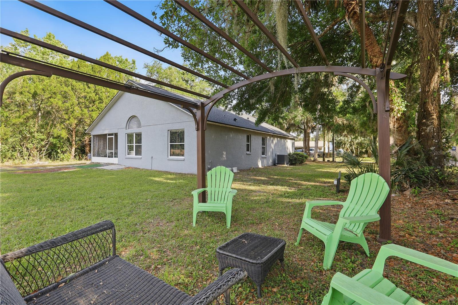 236 TOMS RD