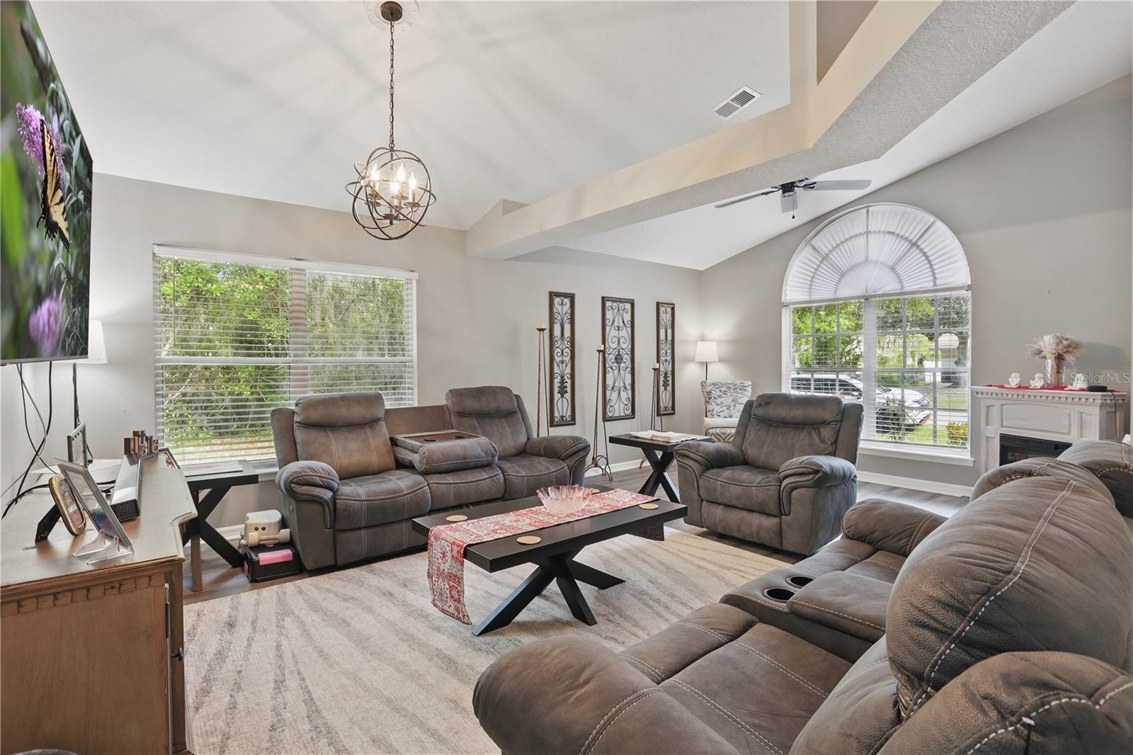 236 TOMS RD