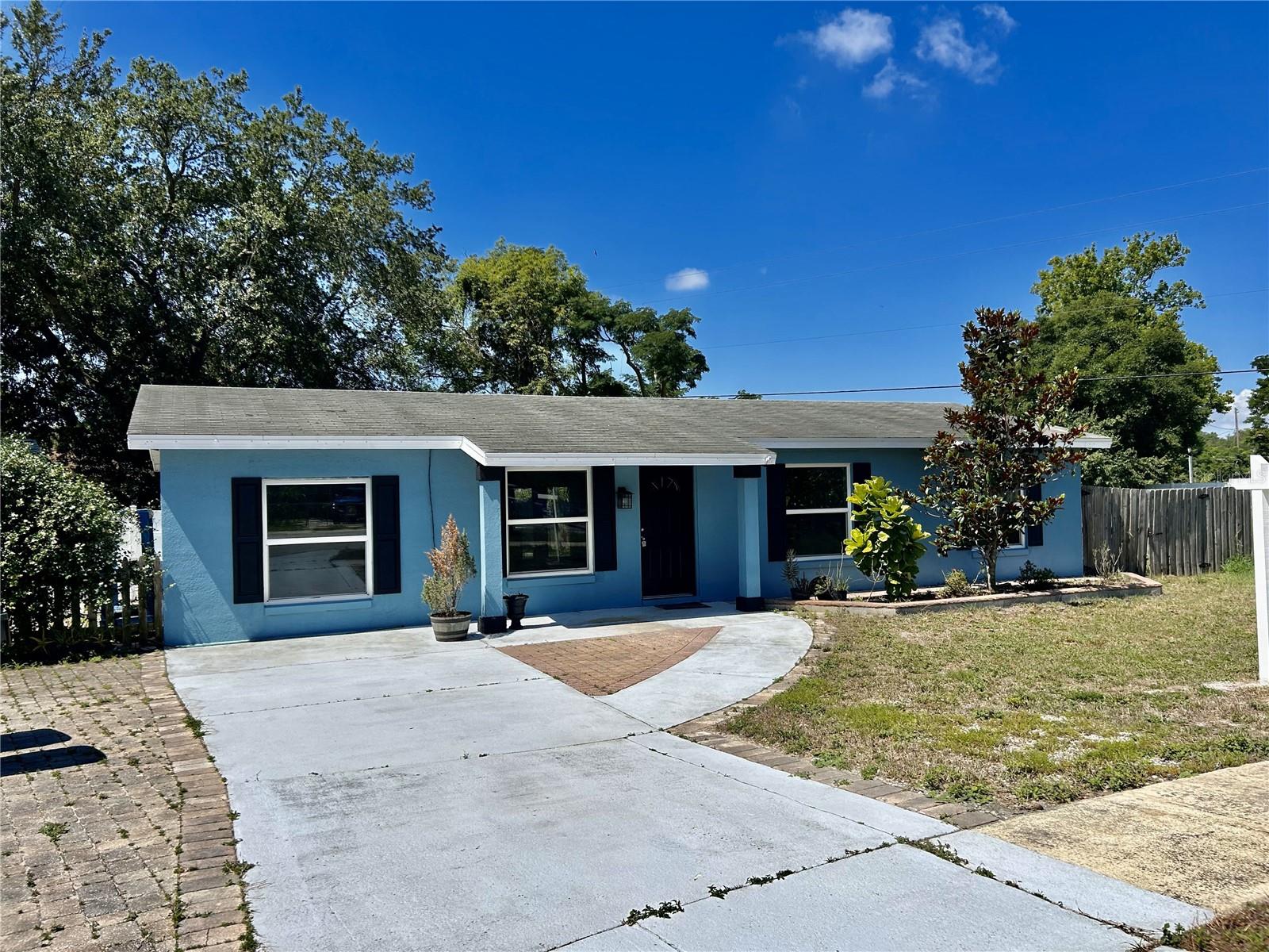 321 LITTLE IRIS CT