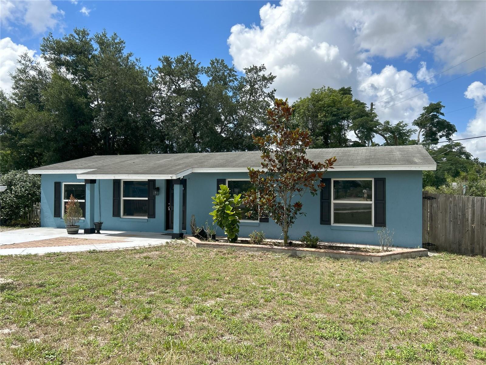 321 LITTLE IRIS CT
