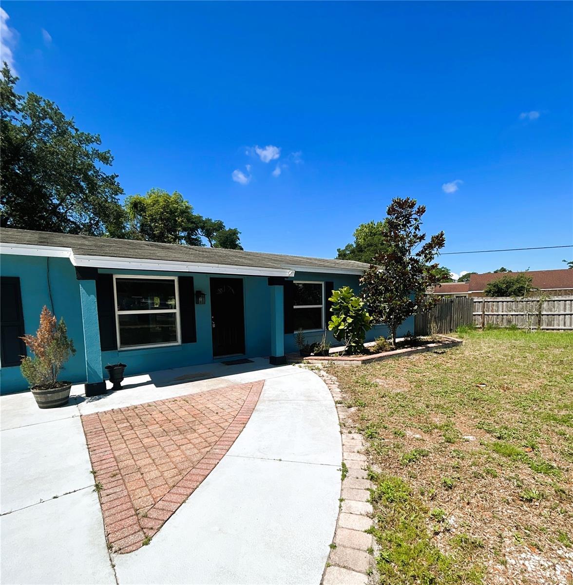321 LITTLE IRIS CT