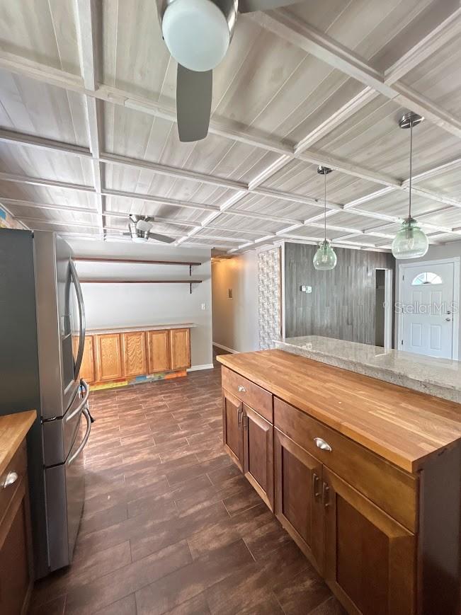 321 LITTLE IRIS CT