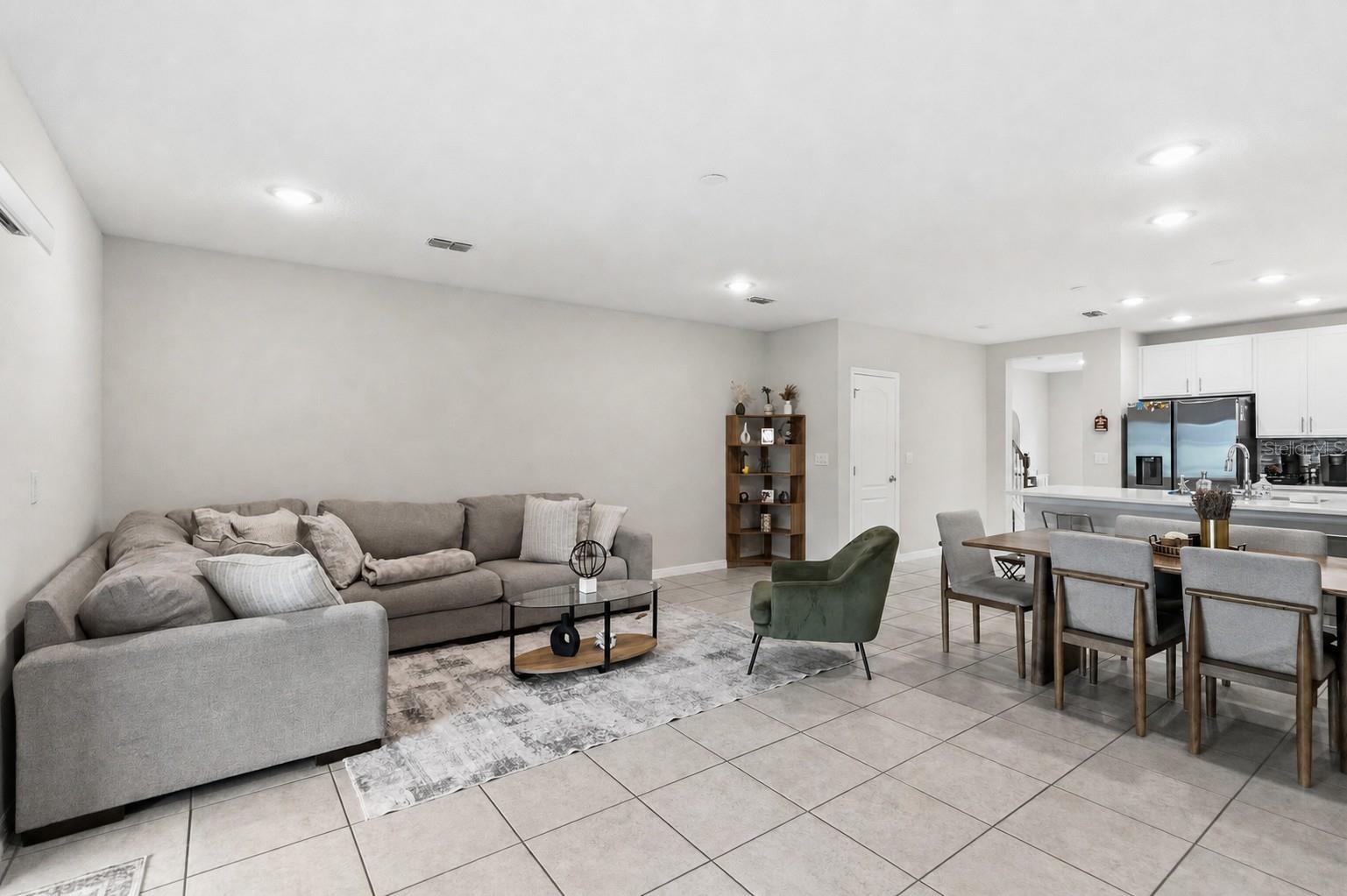 4729 CORAL CASTLE DR