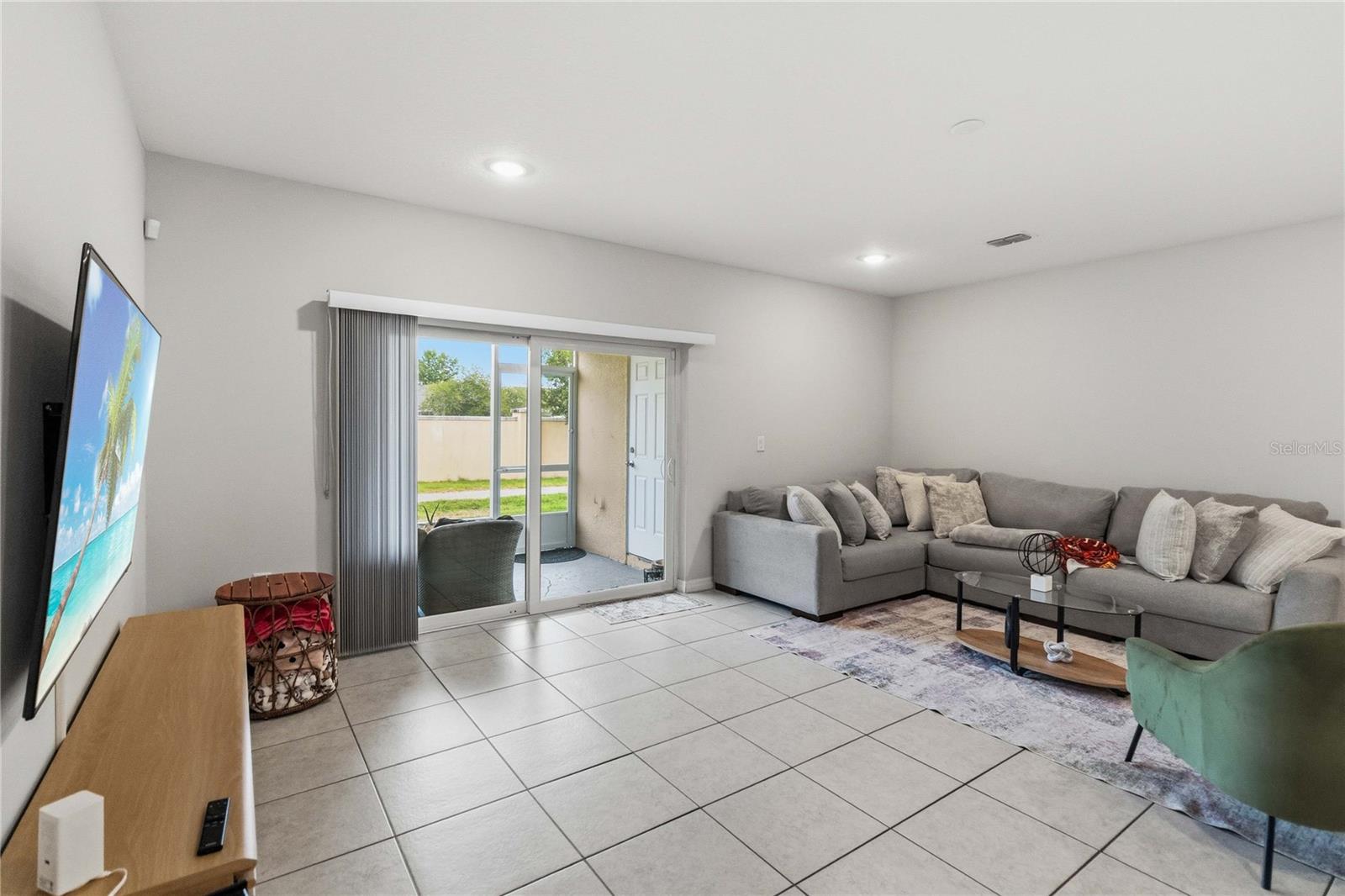 4729 CORAL CASTLE DR