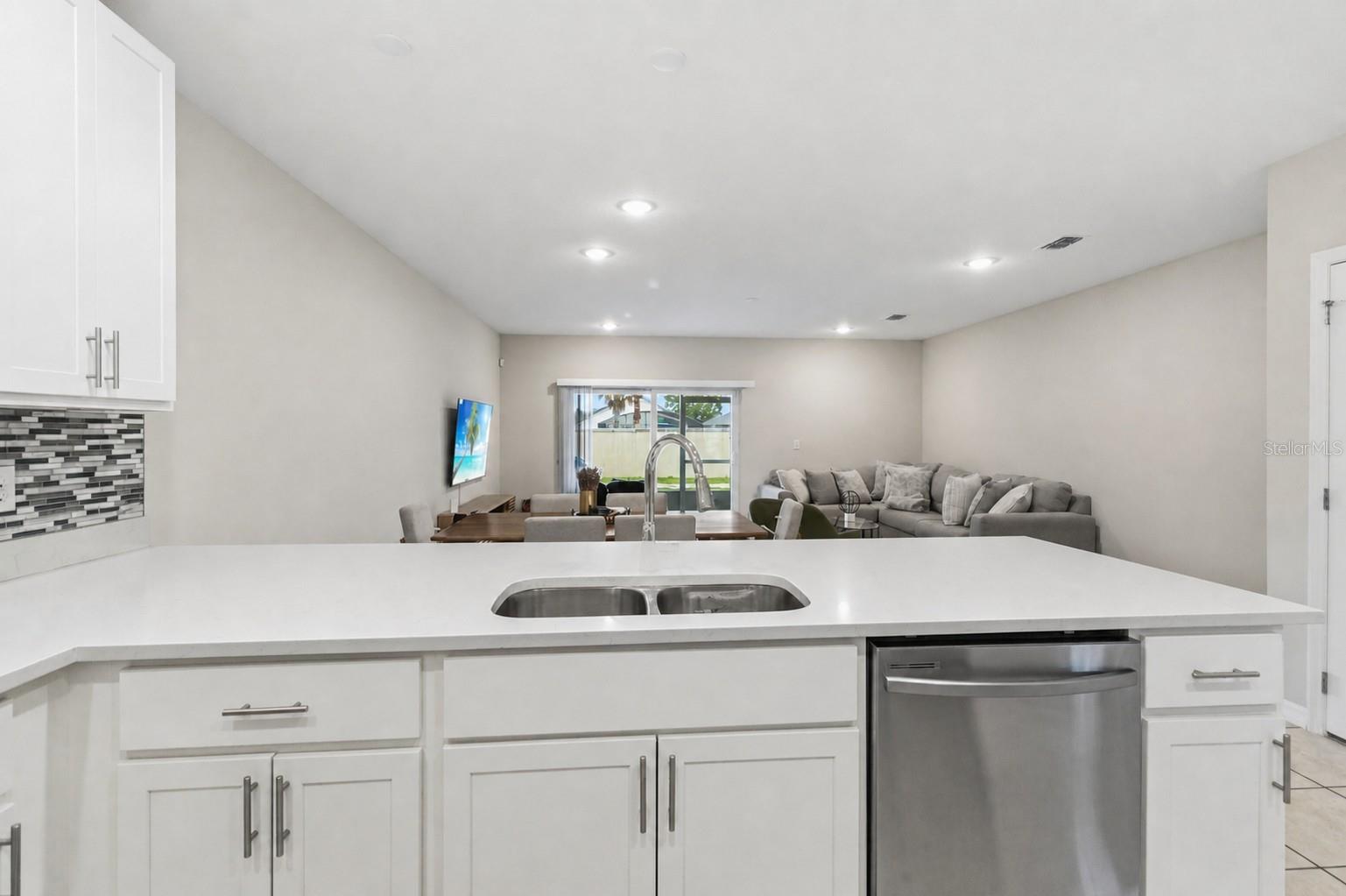 4729 CORAL CASTLE DR