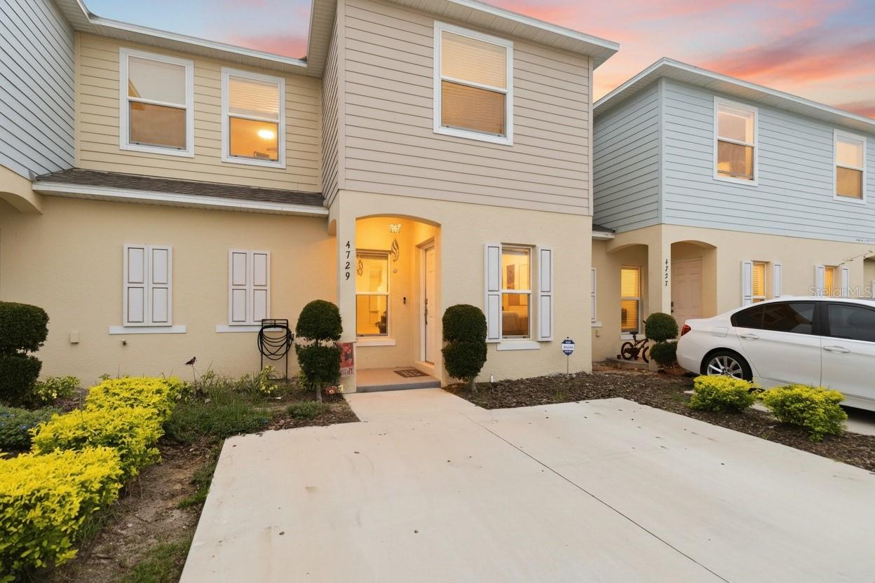 4729 CORAL CASTLE DR