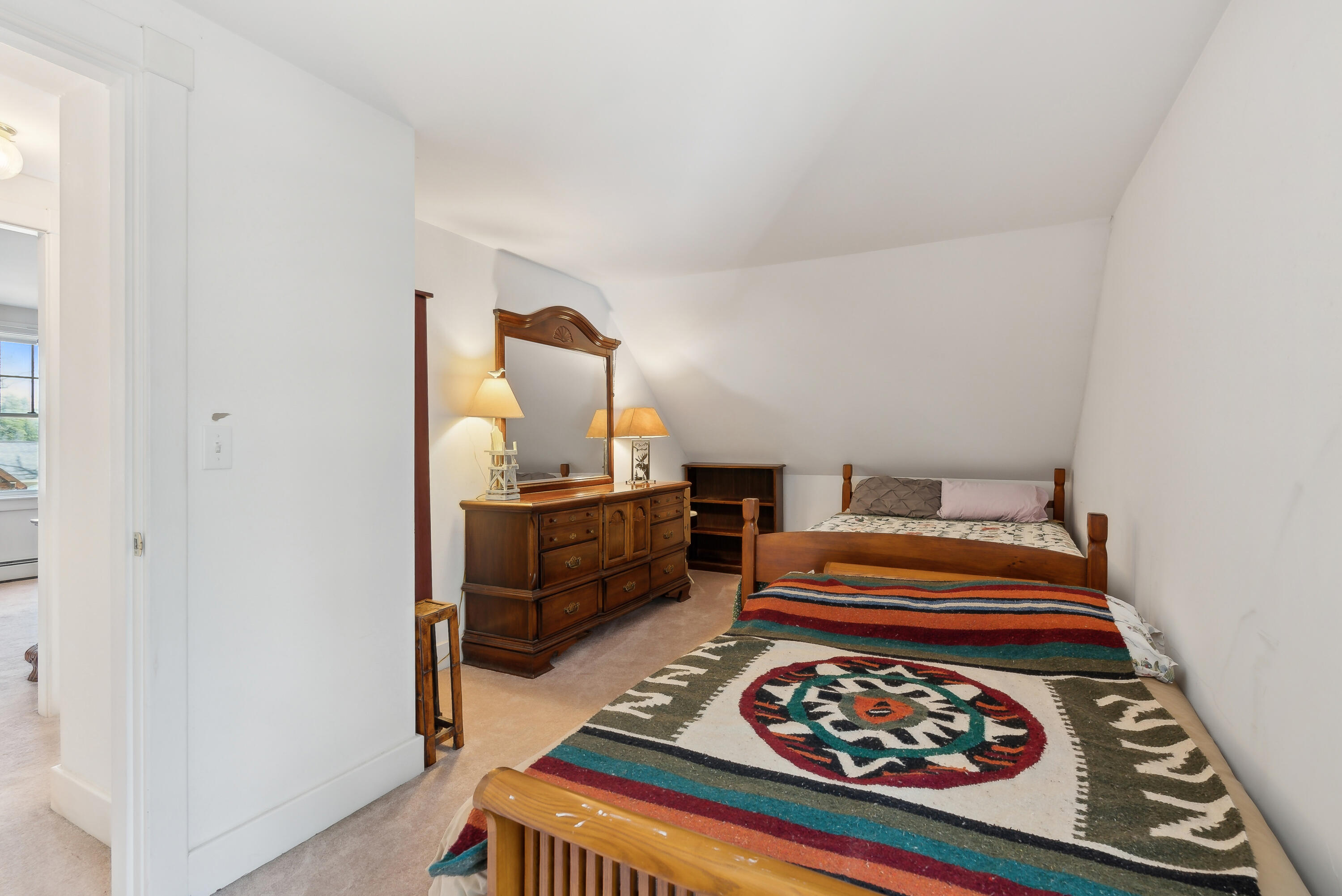 17 Mondor White Road