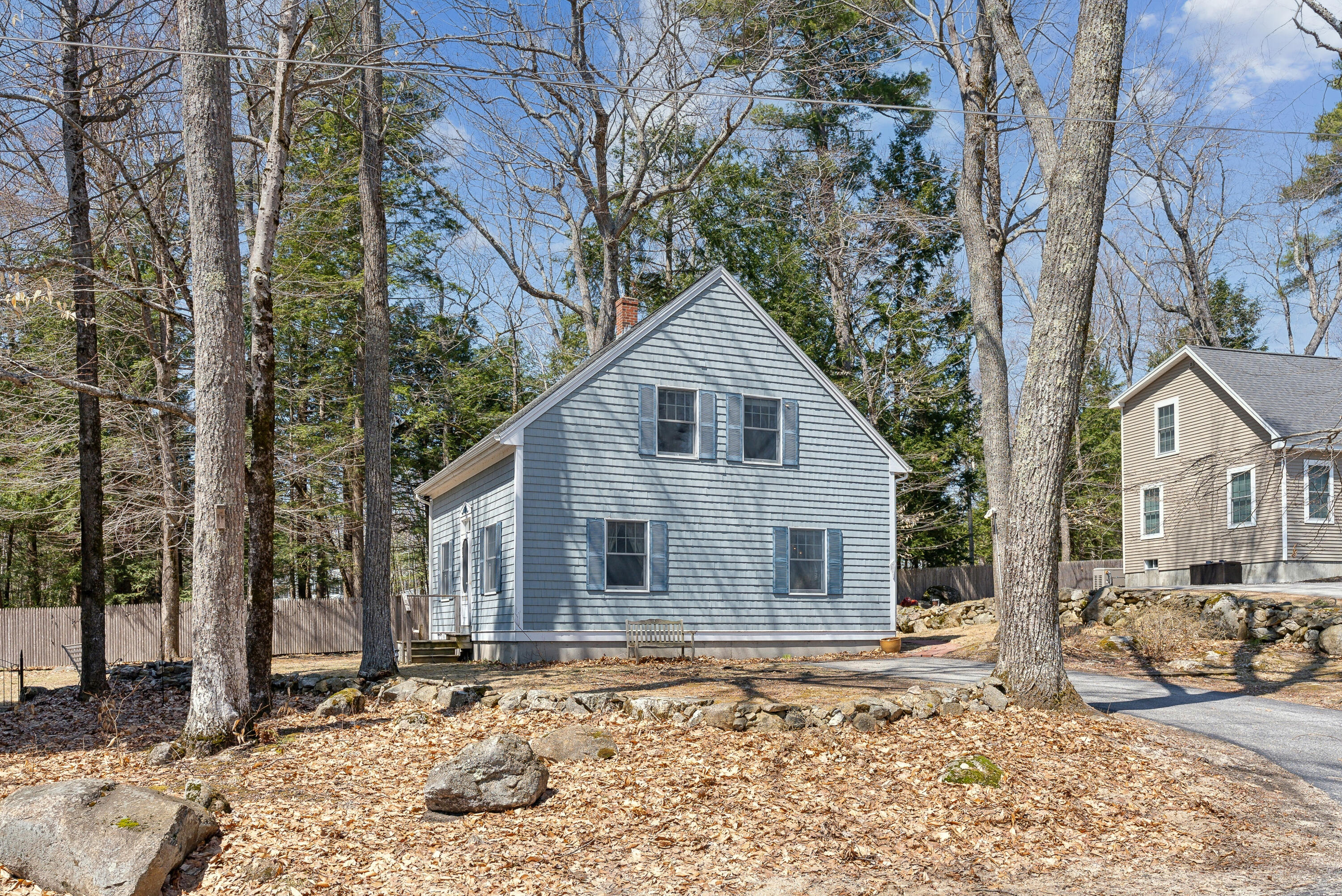 17 Mondor White Road