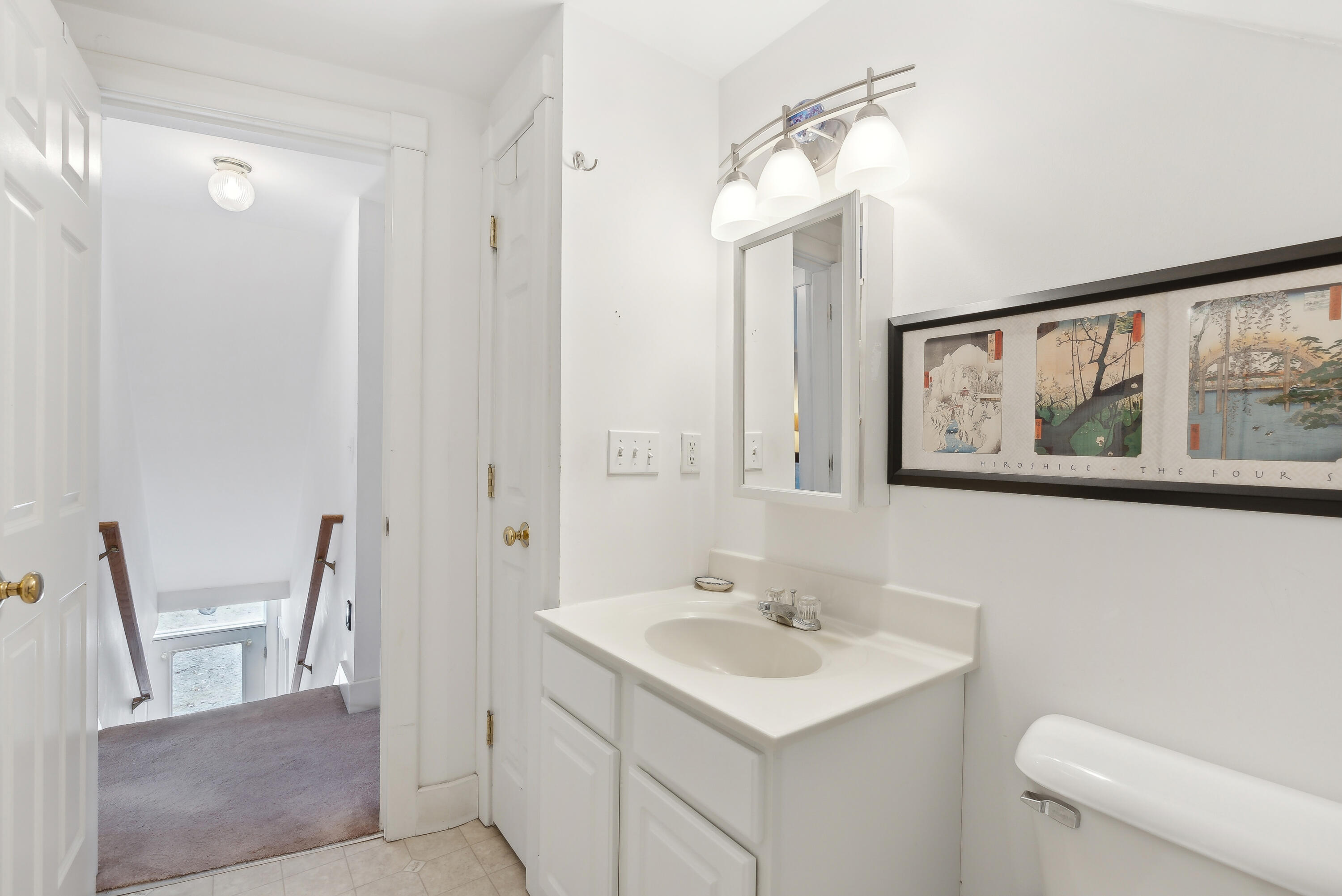 17 Mondor White Road