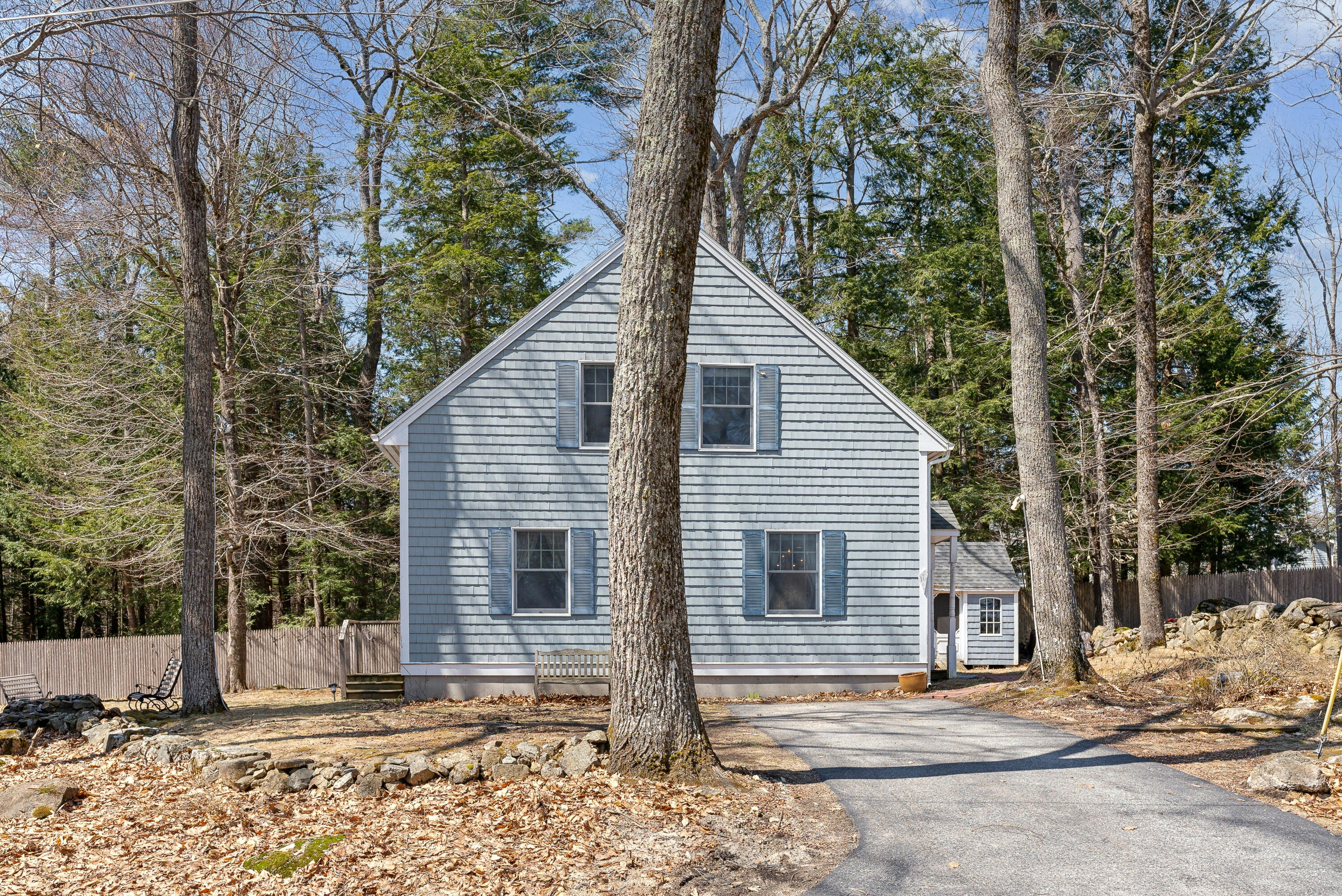 17 Mondor White Road