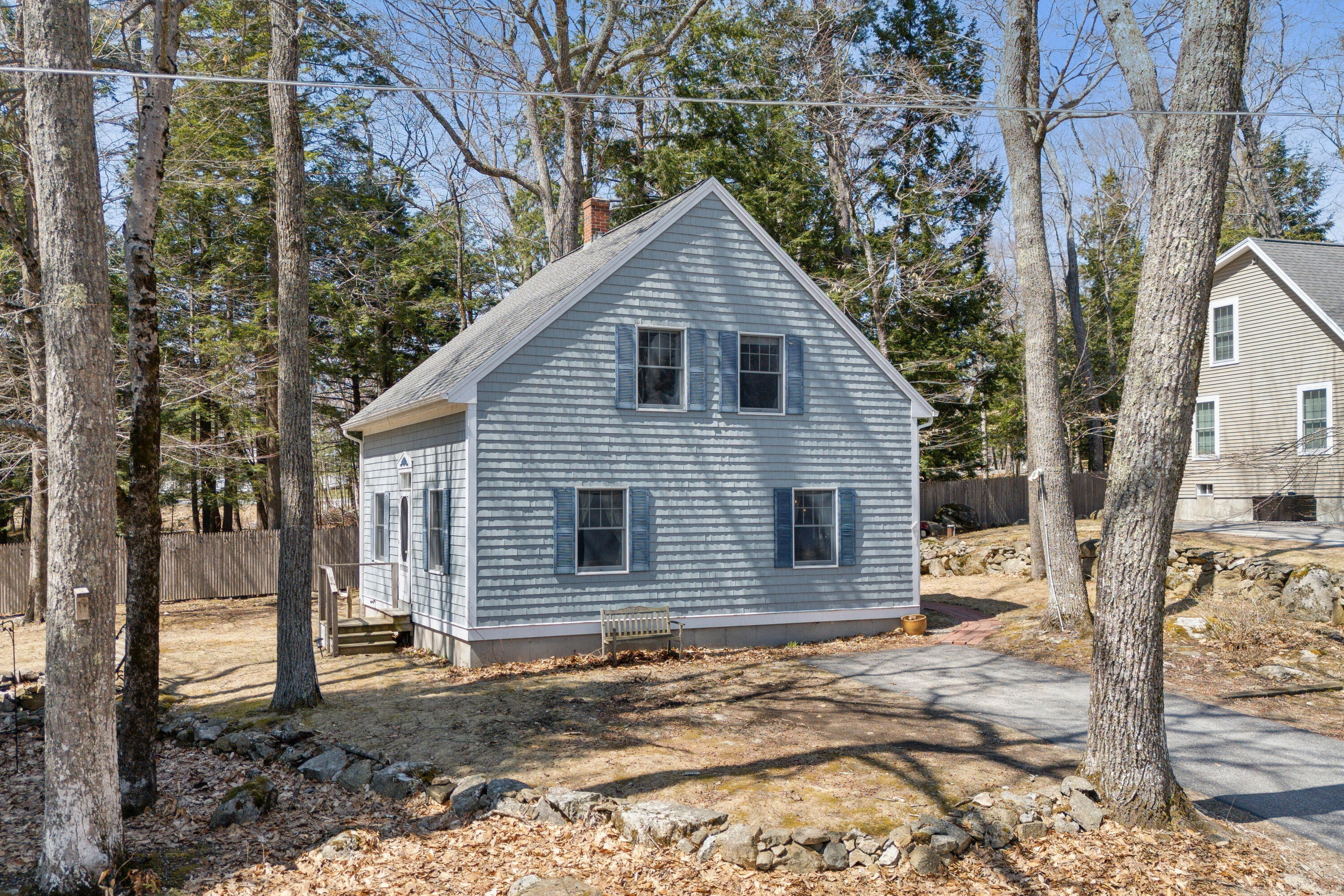 17 Mondor White Road