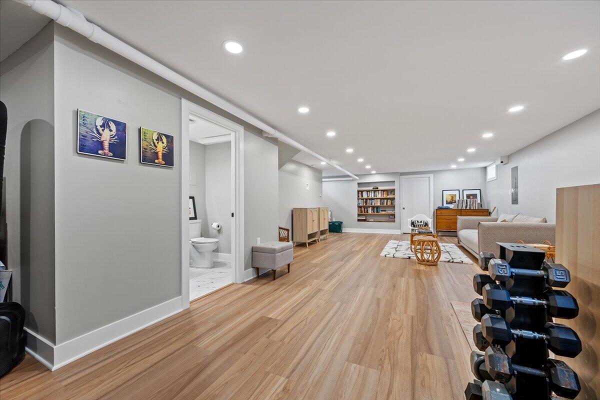 4 Frontrunner Way