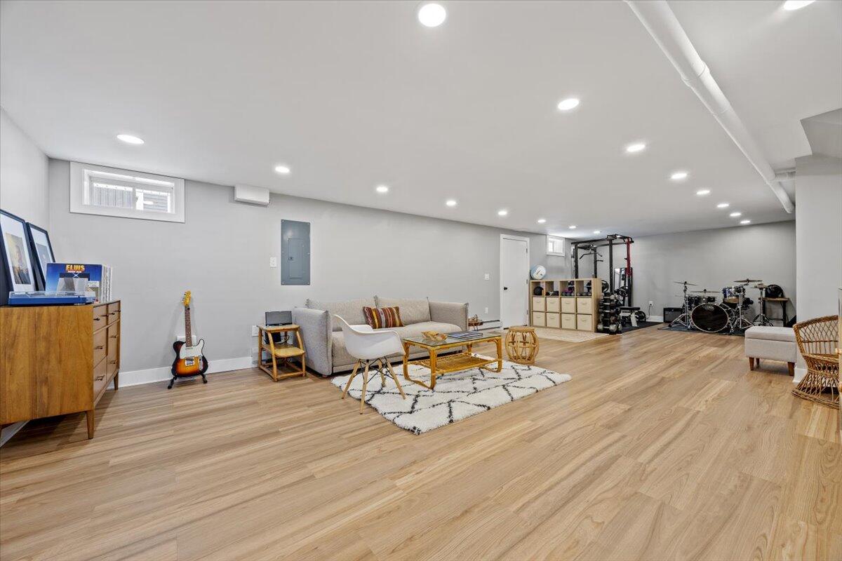 4 Frontrunner Way