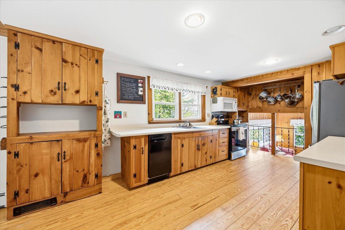 21 Basswood Bay Road